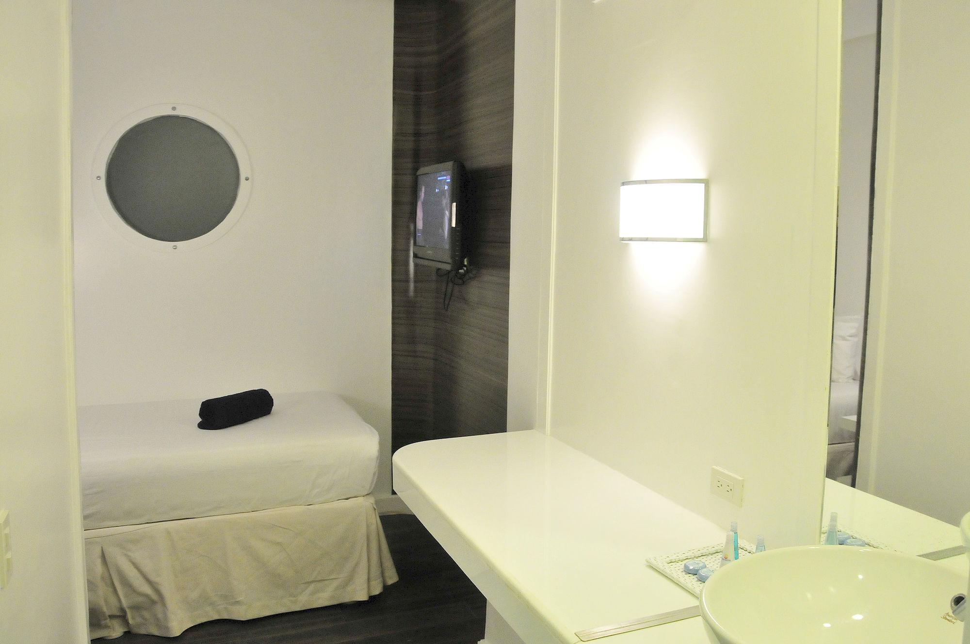 Ellis Ecotel Legazpi Luaran gambar